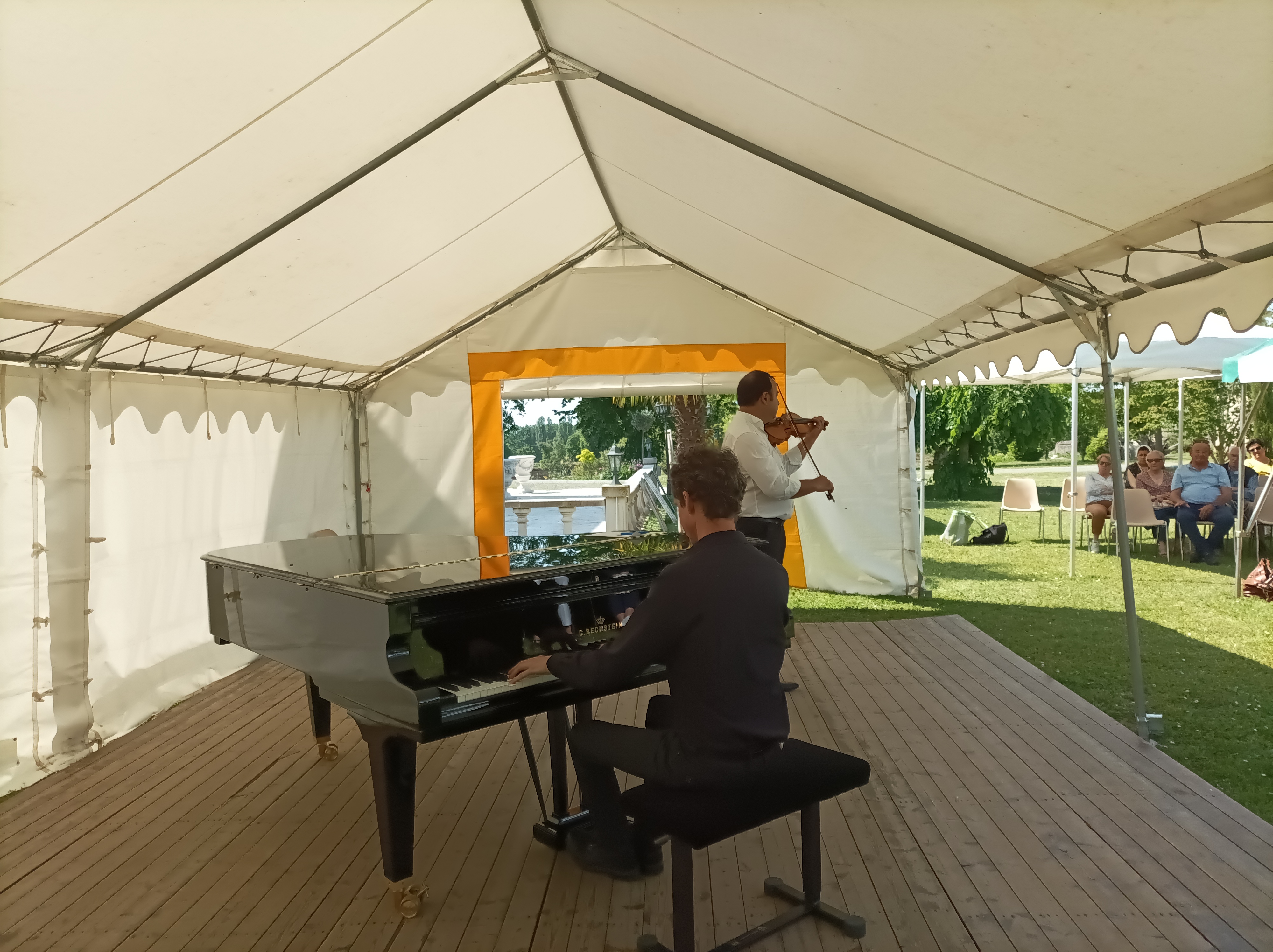 Concert dans le parc du Château de Fontenailles (Sarthe)